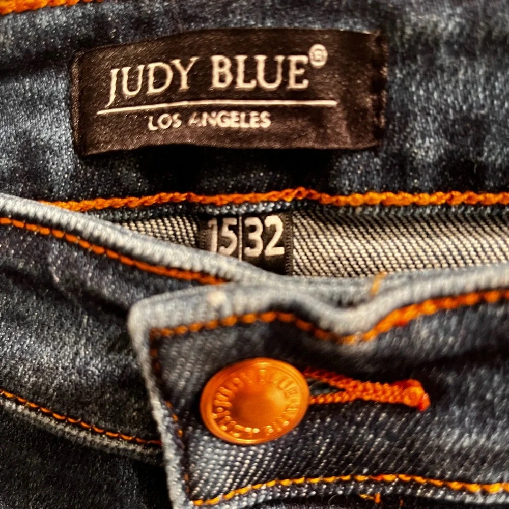 Judy Blue Dad Jeans - Picture 3 of 11